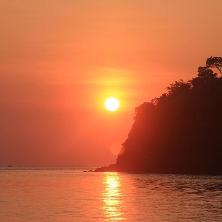 Coconut Beach Bungalows & Warung 2 Amed Екстериор снимка
