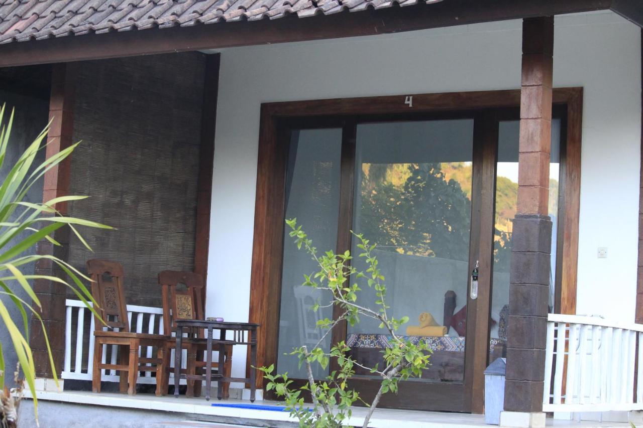 Coconut Beach Bungalows & Warung 2 Amed Екстериор снимка