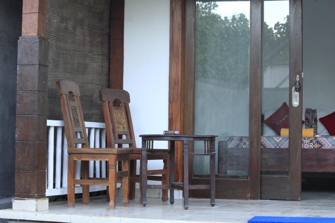 Coconut Beach Bungalows & Warung 2 Amed Екстериор снимка