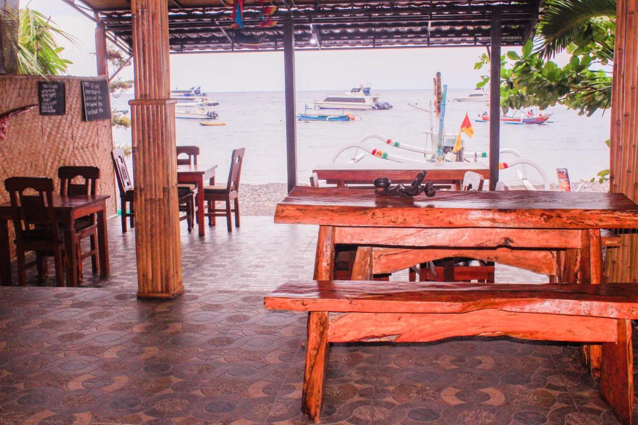 Coconut Beach Bungalows & Warung 2 Amed Екстериор снимка