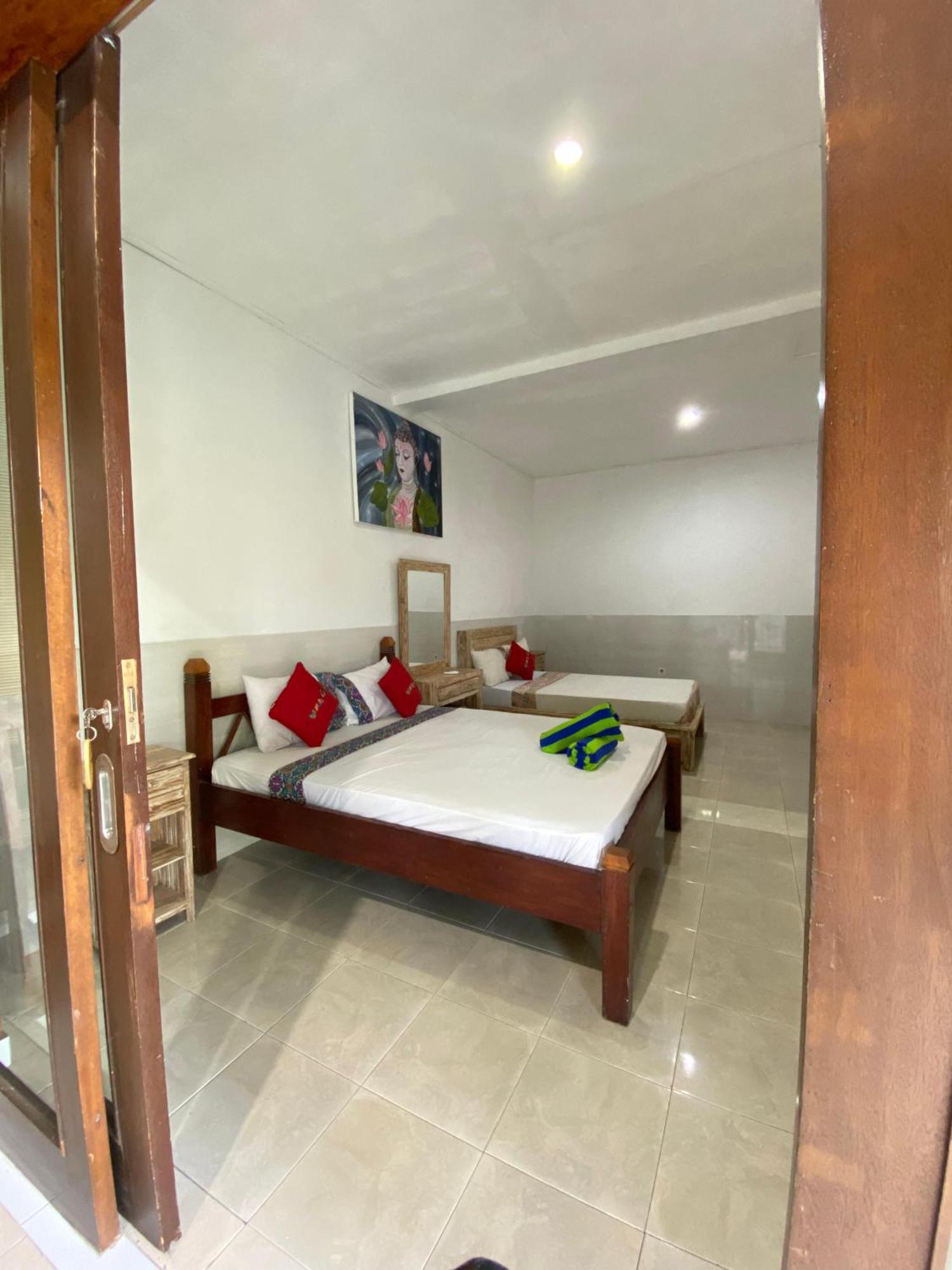 Coconut Beach Bungalows & Warung 2 Amed Екстериор снимка